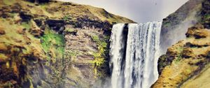 Превью обои skogafoss, водопад, исландия, люди, пейзаж