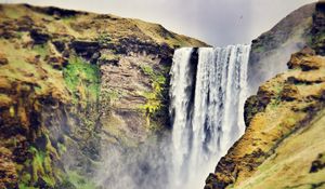 Превью обои skogafoss, водопад, исландия, люди, пейзаж