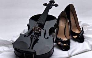 Превью обои скрипка, туфли, настроение, музыка