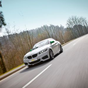 Превью обои sl, 2-series, bmw, белый, авто, движение