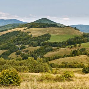 Превью обои словакия, горы, трава, небо