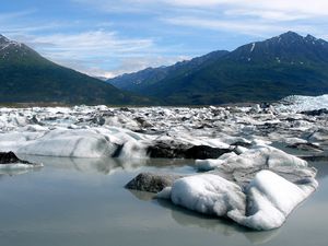 Превью обои снег, берег, вода, горы