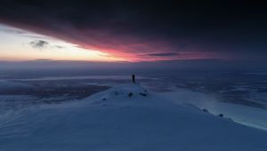 Превью обои снег, человек, свобода, закат