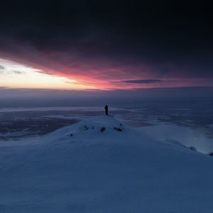 Превью обои снег, человек, свобода, закат