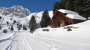 Превью обои снег, горнолыжный курорт, дом