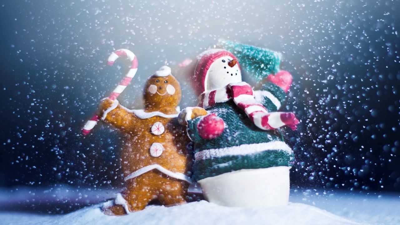 Обои снеговик, конфеты, печенье, праздник