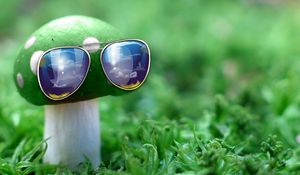 Превью обои солнцезащитные очки, гриб, идея, креатив, трава, необычный