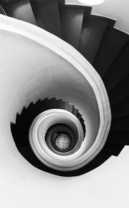 Превью обои спираль, лестница, чб, минимализм