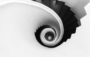 Превью обои спираль, лестница, чб, минимализм