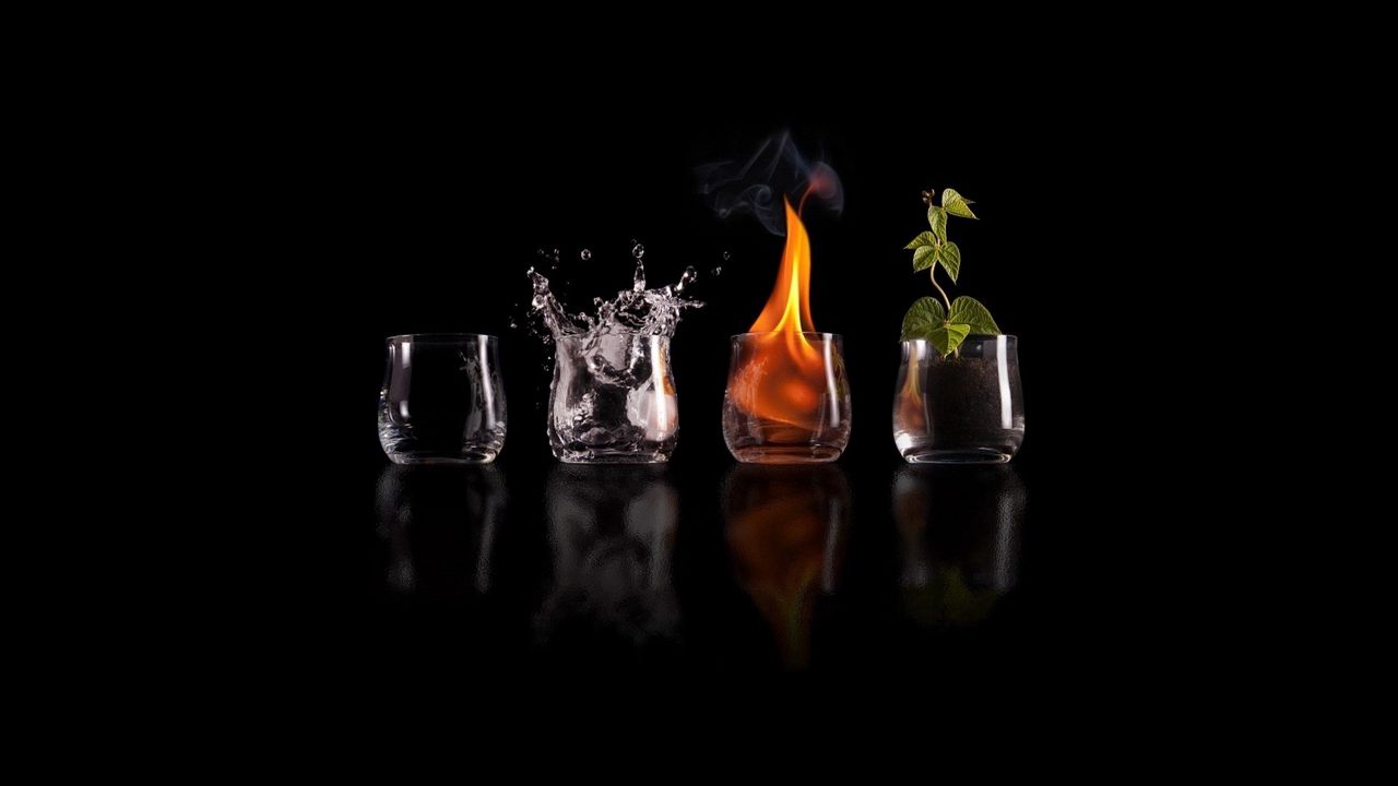 Обои стаканы, огонь, вода, растения
