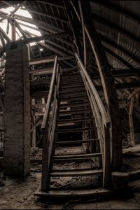 Превью обои старое здание, лестницы, темные, ностальгический, строительство