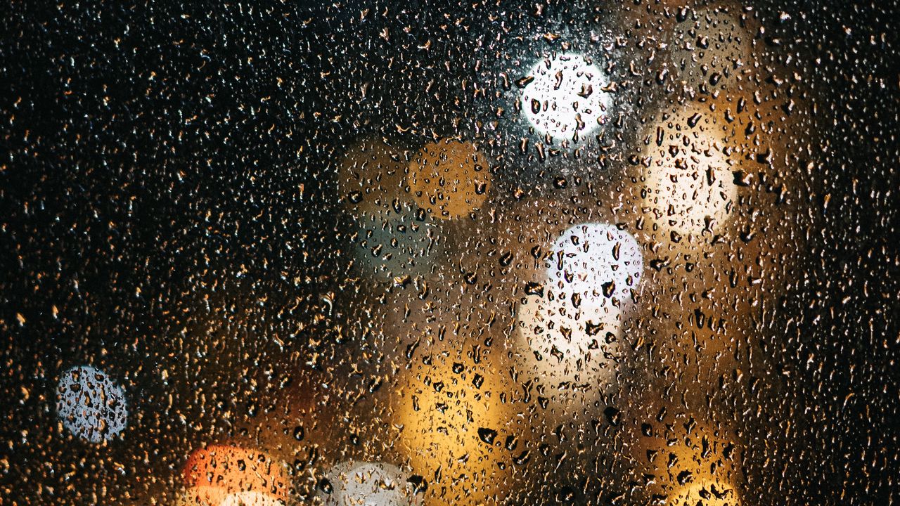 Обои стекло, капли, боке, дождь, мокрый, поверхность, огни