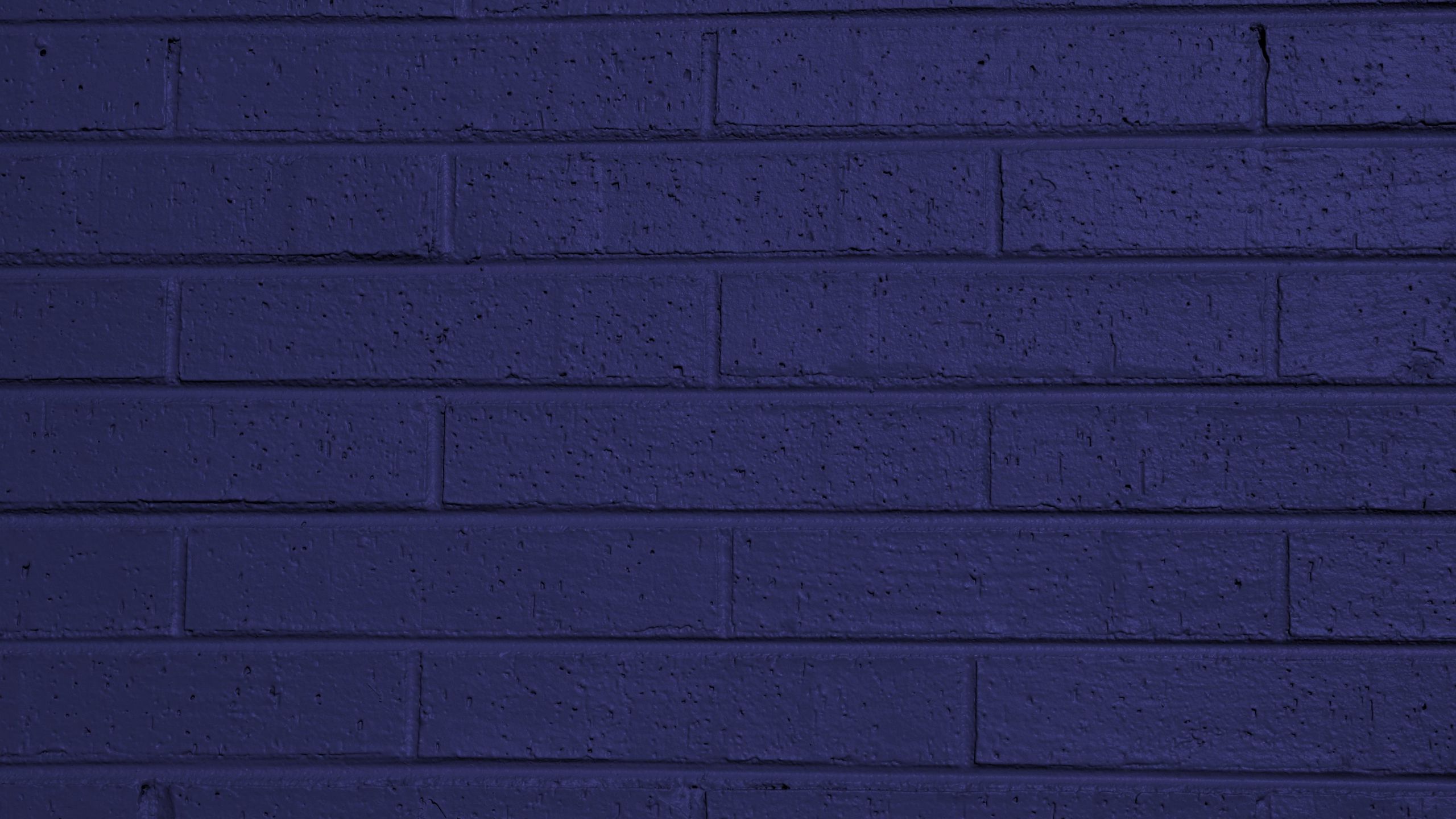 Фиолетовая кирпичная стена фон