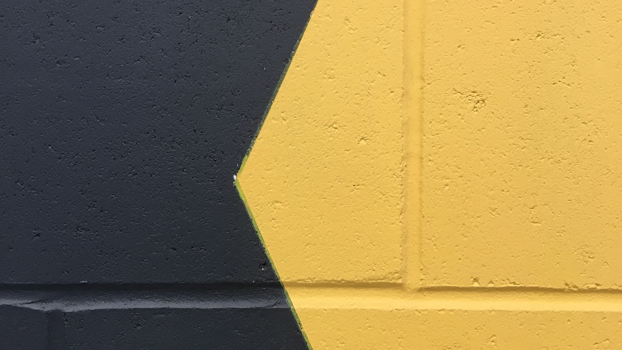 Обои стена, краска, линии, геометрия, современное искусство