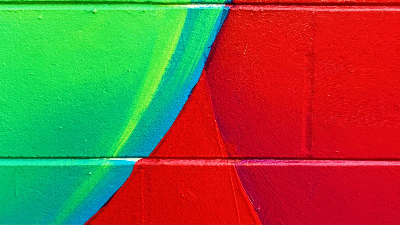 Обои стена, краска, оттенки, линии, зеленый, красный, синий