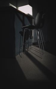 Превью обои стойка, стулья, свет, темный