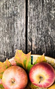 Превью обои стол, яблоки, листья