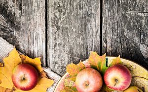 Превью обои стол, яблоки, листья