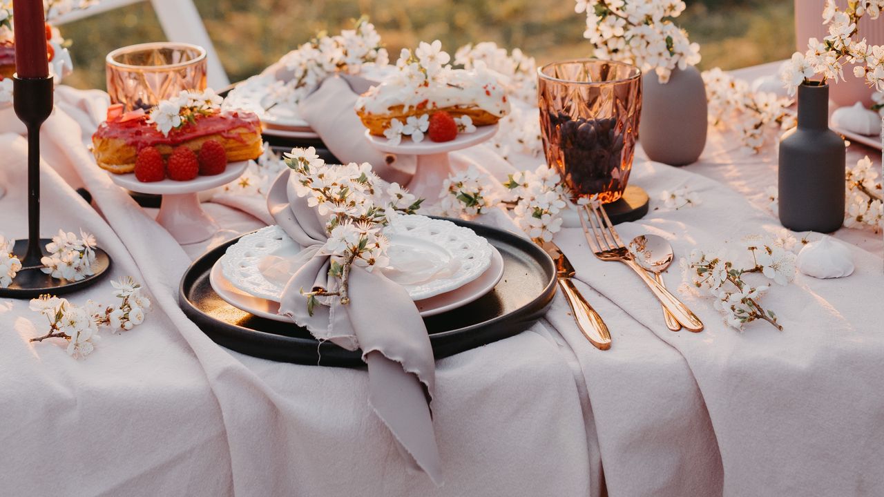 Обои стол, посуда, сервировка, праздничный, украшение, цветы, романтика