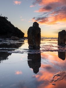Превью обои столбы, камни, вода, отражение, природа, закат