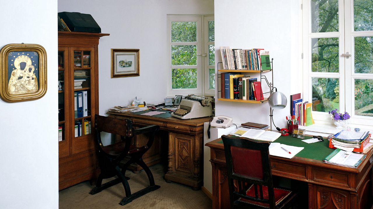 Обои столы, кабинет, бумаги, документы