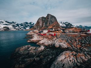 Превью обои строения, горы, отдых, путешествие, скалы, лофотенские острова, свольвер, норвегия