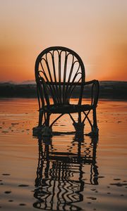 Превью обои стул, море, закат, отражение, вода