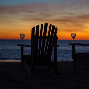 Превью обои стул, пляж, закат, отдых, бокал