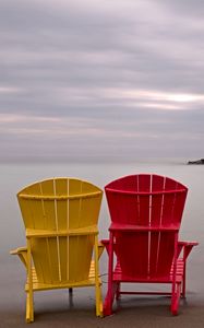 Превью обои стулья, пляж, песок, минимализм