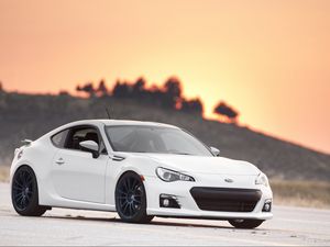 Превью обои subaru, субару, brz, белый, вид сбоку