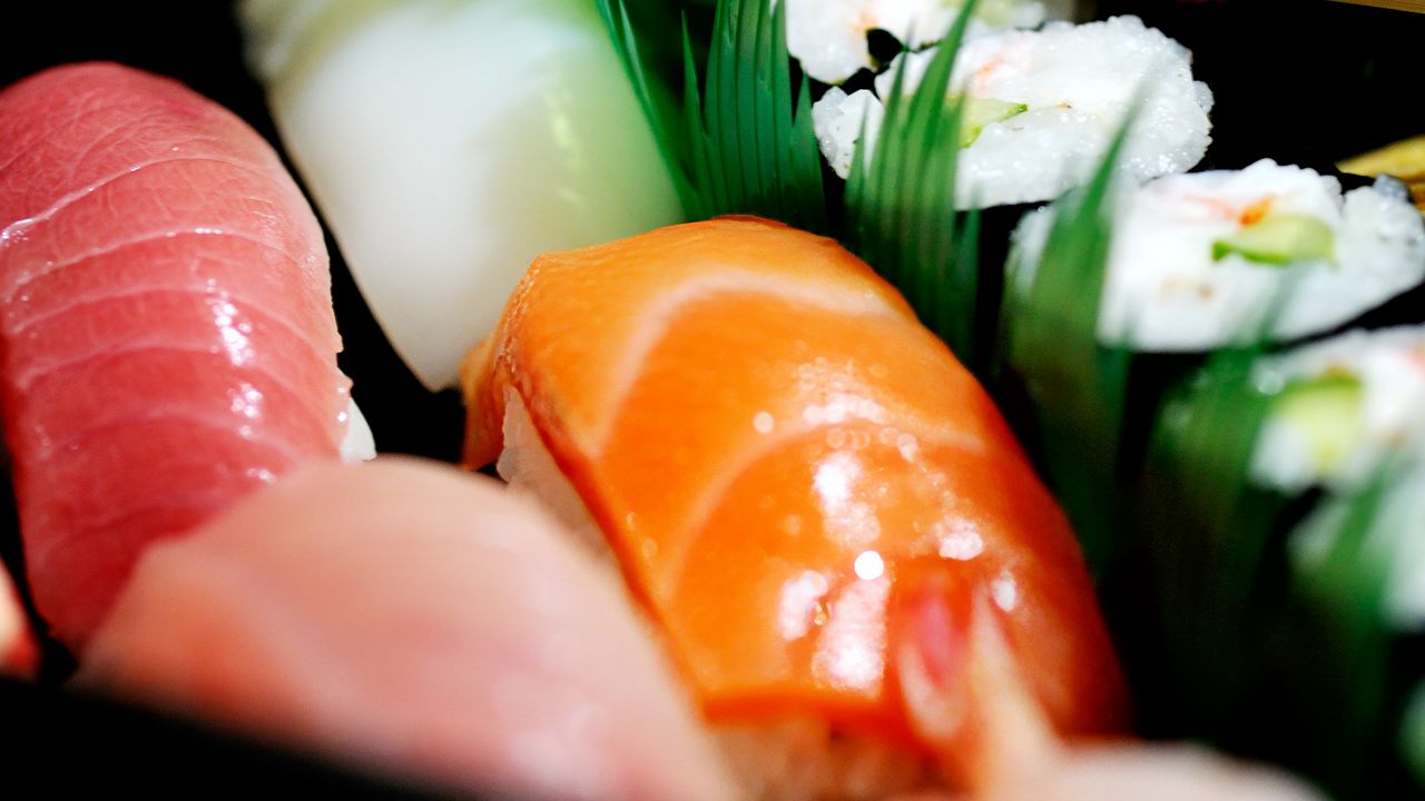 Обои суши, роллы, лосось, рыба, еда