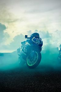 Превью обои suzuki, мотоцикл, байк, дым, мото, спортивный