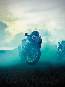 Превью обои suzuki, мотоцикл, байк, дым, мото, спортивный