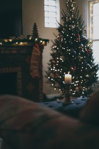 Превью обои свеча, елка, новый год, рождество, праздники
