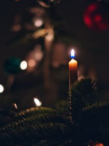 Превью обои свеча, огонь, елка, новый год, рождество