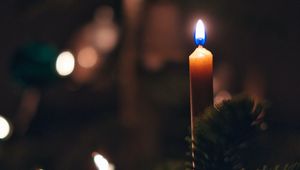Превью обои свеча, огонь, елка, новый год, рождество