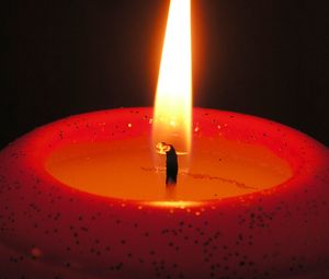 Превью обои свеча, огонь, красный, темный