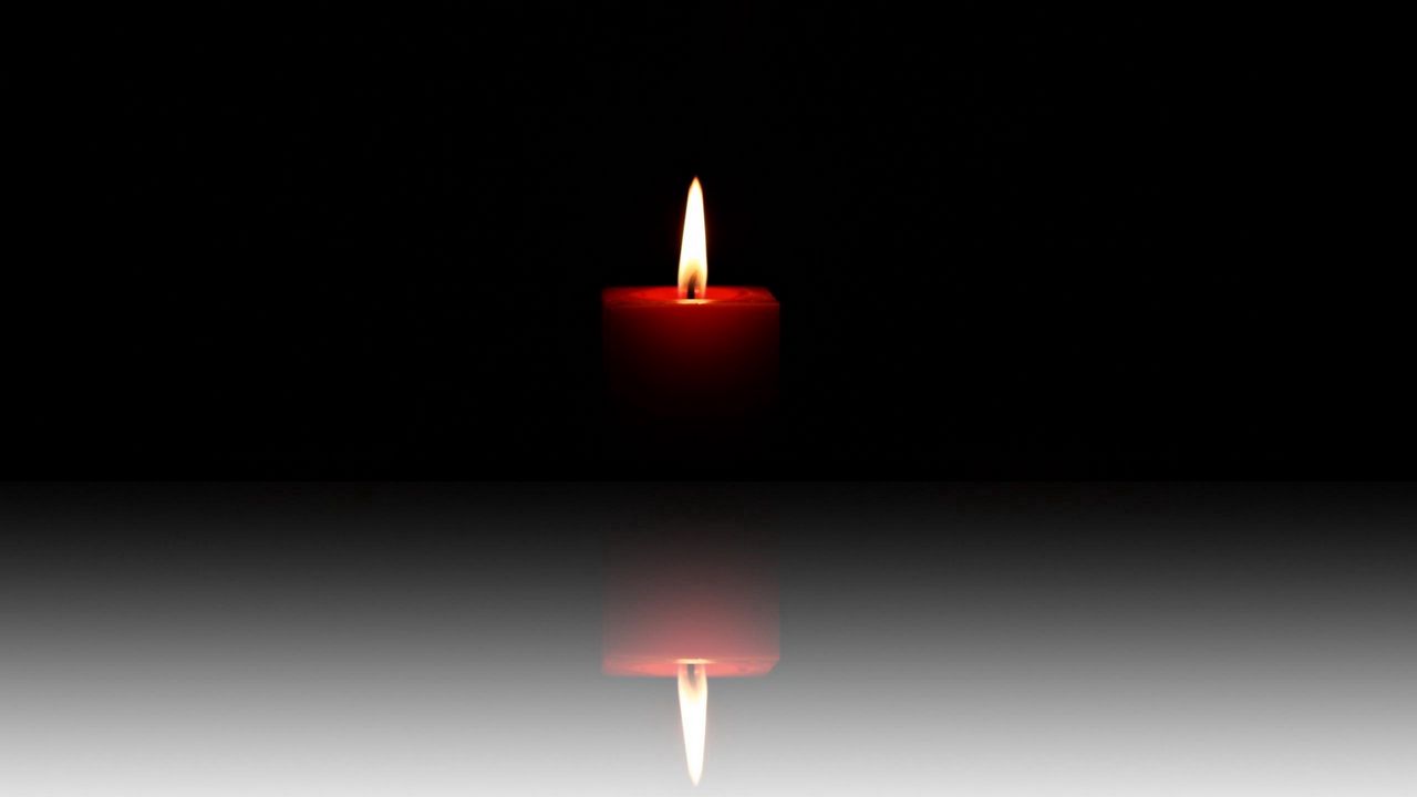 Обои свеча, огонь, тень, отражение