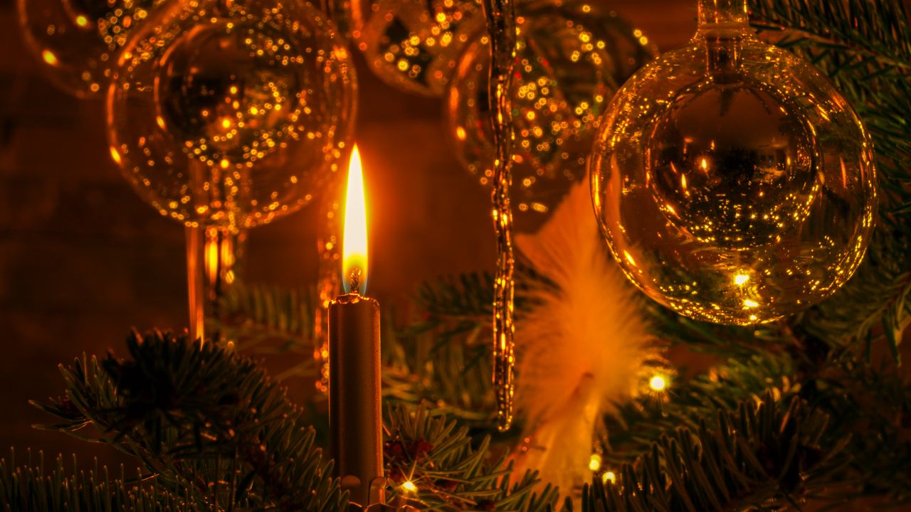 Обои свеча, шар, украшения, новый год, рождество
