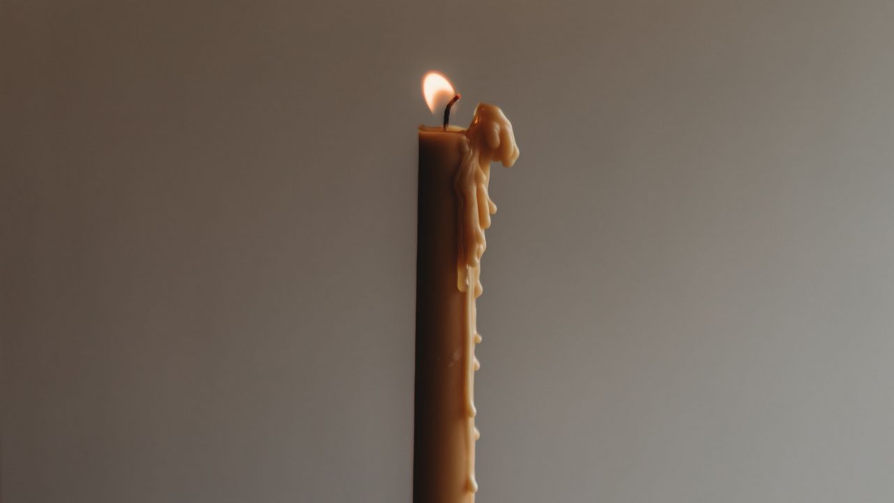 Обои свеча, воск, пламя, интерьер