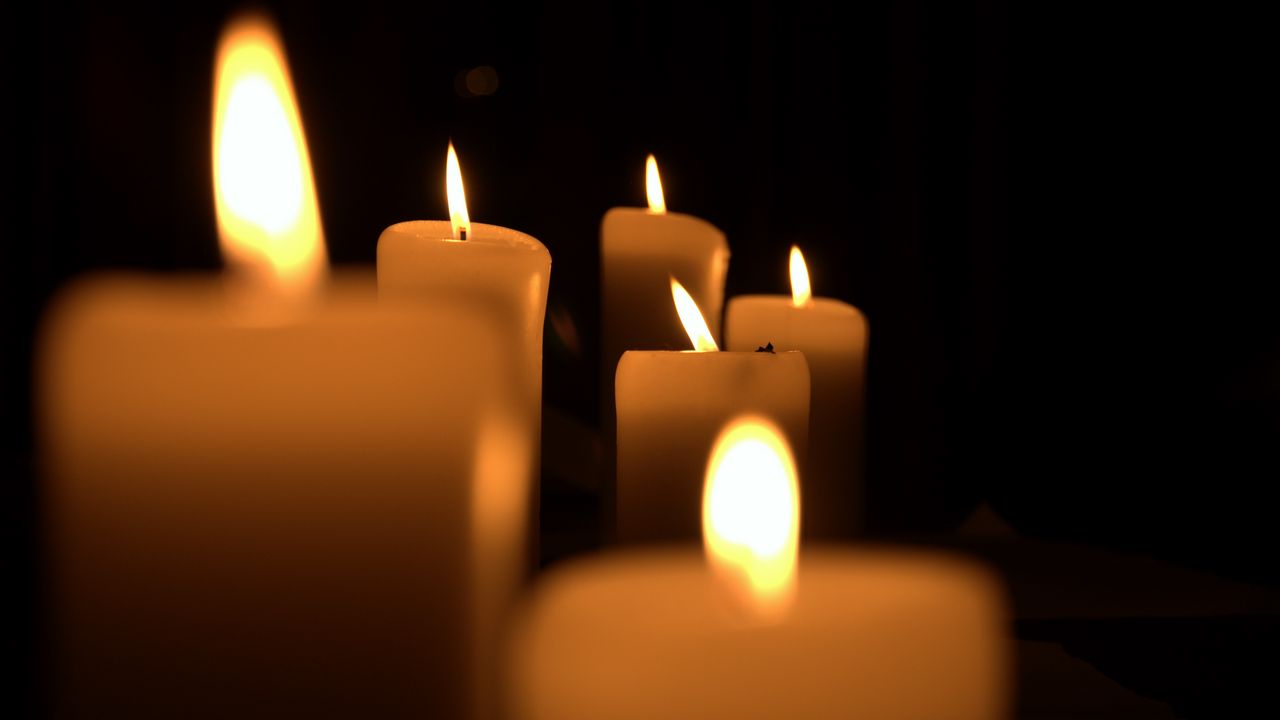Обои свечи, огонь, свет, темнота