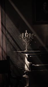 Превью обои свечи, пианино, лучи, свет