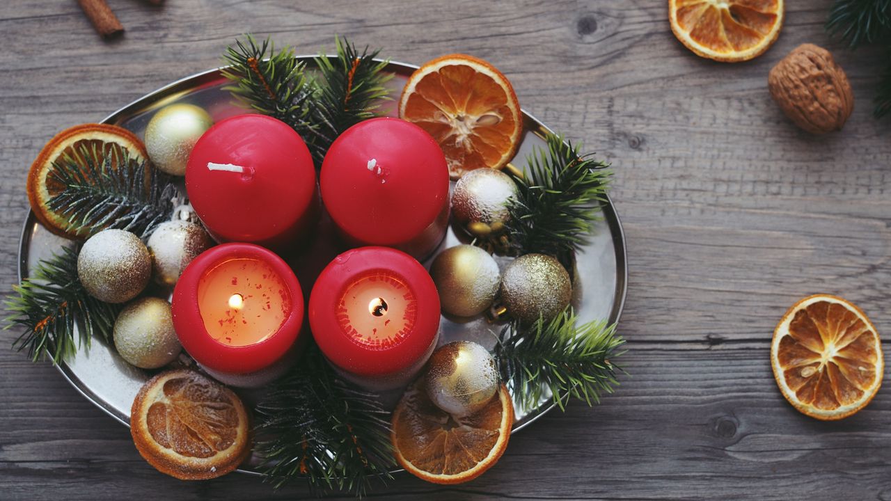 Обои свечи, рождество, ель, апельсины