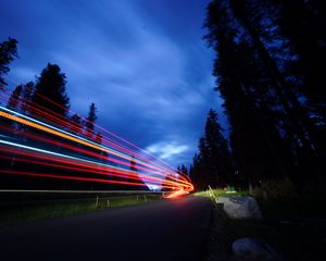 Превью обои свет, движение, длинная выдержка, ночь, дорога, поворот