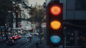 Превью обои светофор, город, свет
