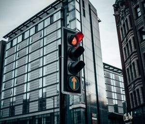 Превью обои светофор, сигнал, красный, город, здания