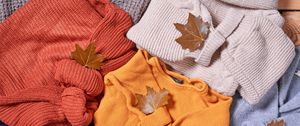 Превью обои свитеры, листья, осень, уют