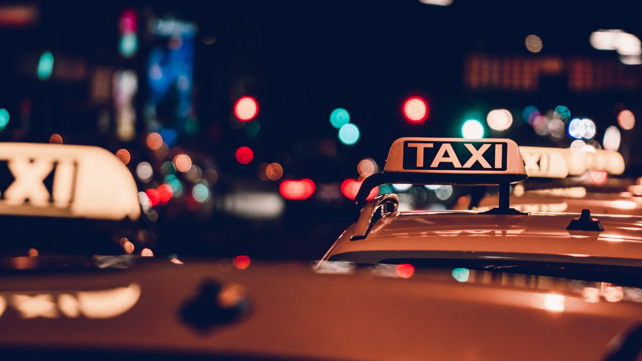 Обои такси, надпись, слова, неон