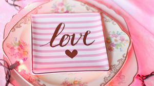 Превью обои тарелка, любовь, надпись, сердце, розовый