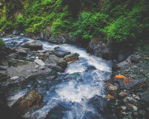 Превью обои течение, ручей, вода, камни, брызги